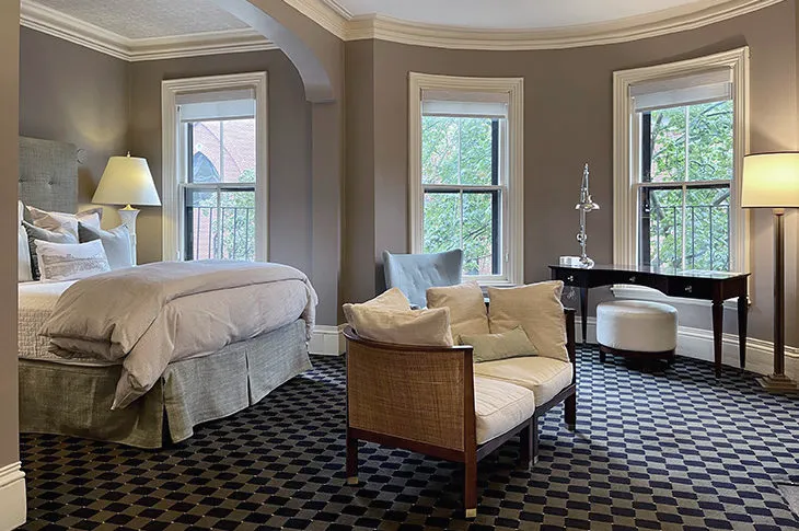 ROOMS & SUITES